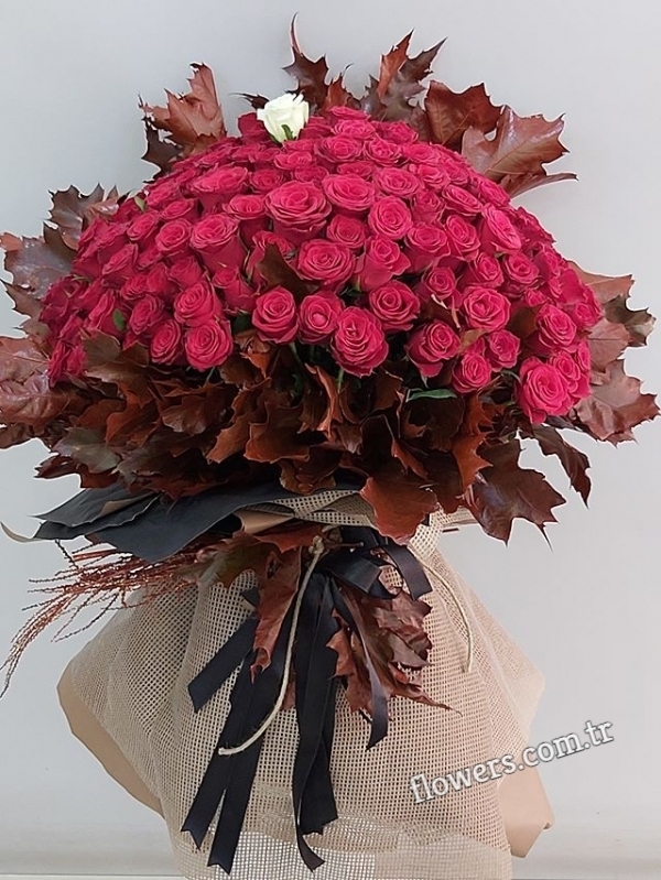 Luxury Red Roses Bouquet