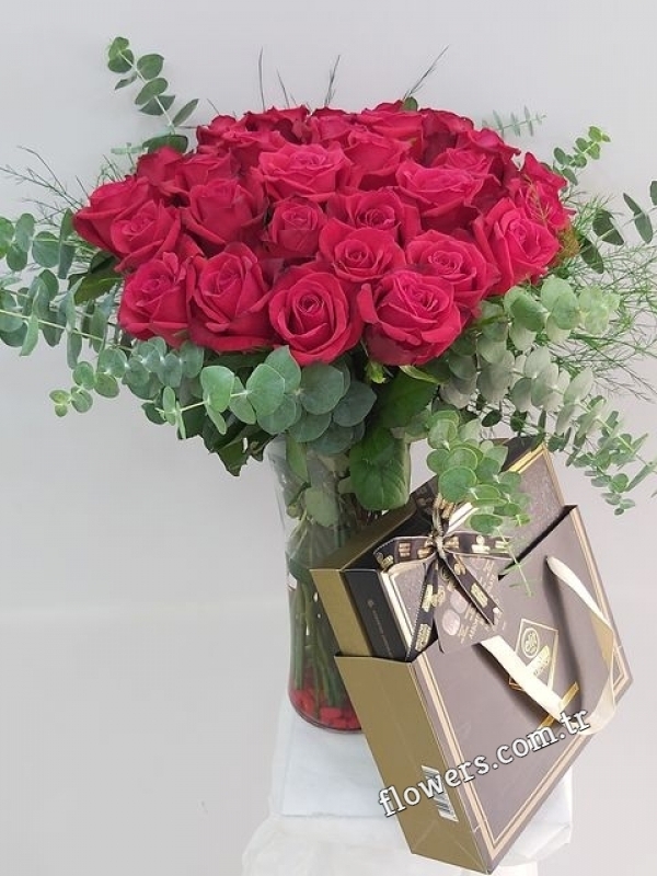 Rose Vase Arrangement & Chocolate Box
