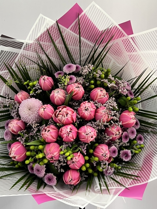 Deluxe Pink Tulip Bouquet