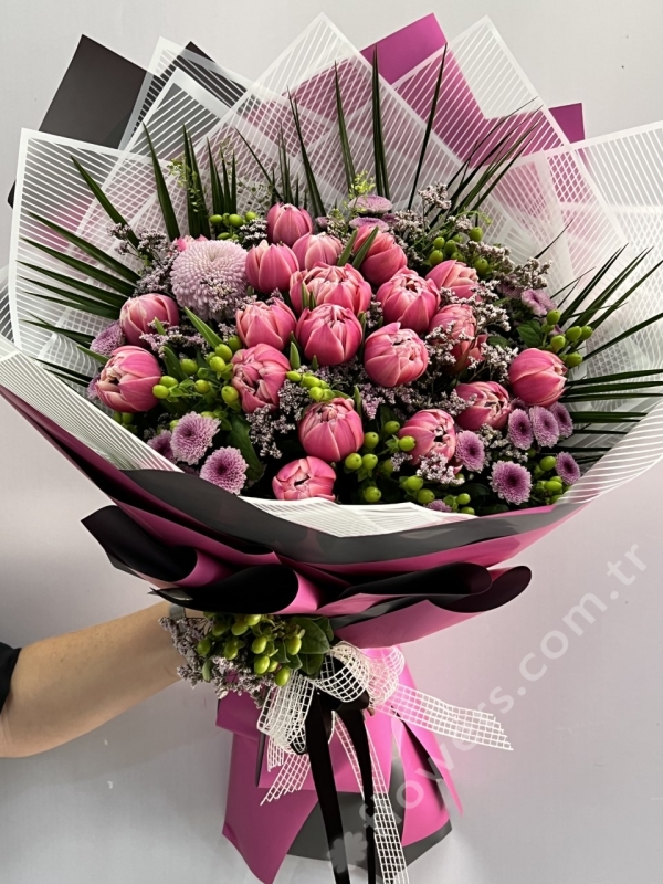 Deluxe Pink Tulip Bouquet