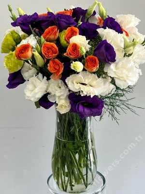 Mix Lisianthus In Vase