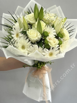 White Lily & Rose Bouquet