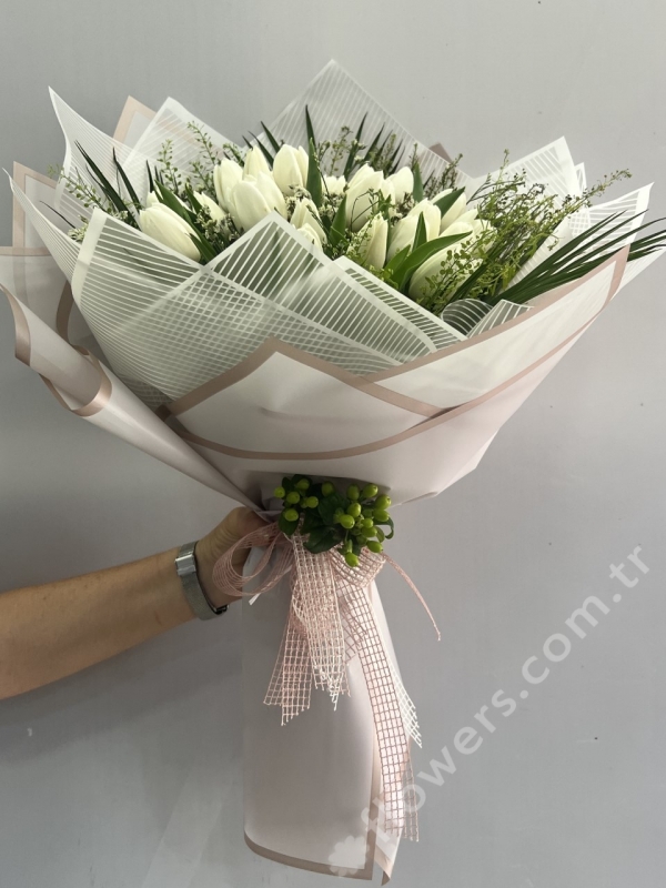 Special White Tulip Bouquet